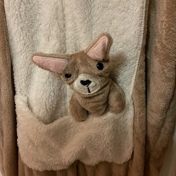 Kangaroo Onsie - Picture 6 of 6